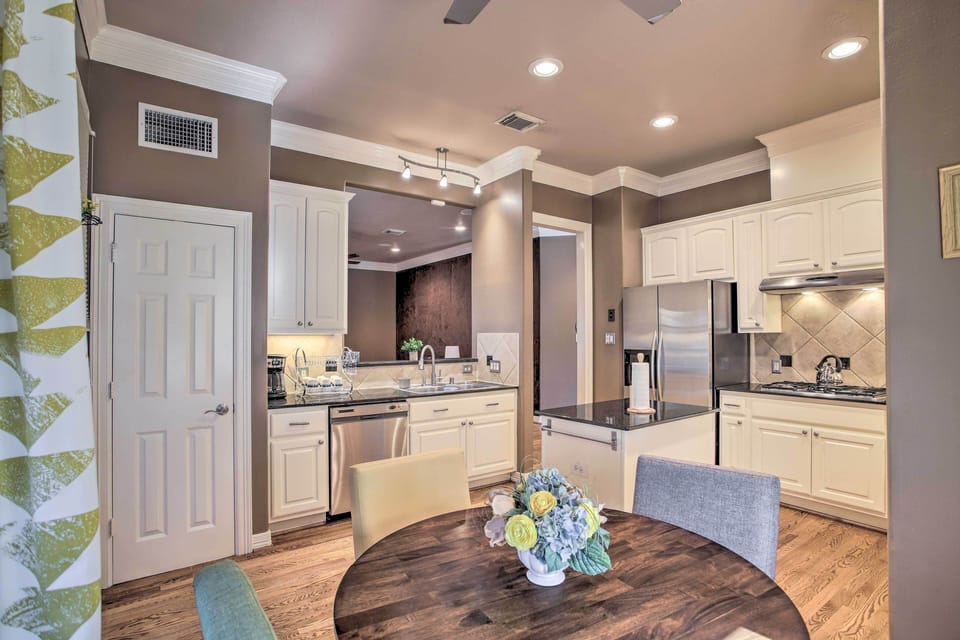 Kitchen | Fully Equipped w/ Cooking Basics