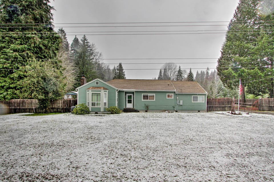 Exterior | Keyless Entry | Driveway Parking (4 Vehicles)