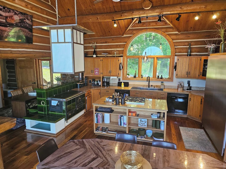 Plenty of room for multiple people to be in the kitchen working at once. 