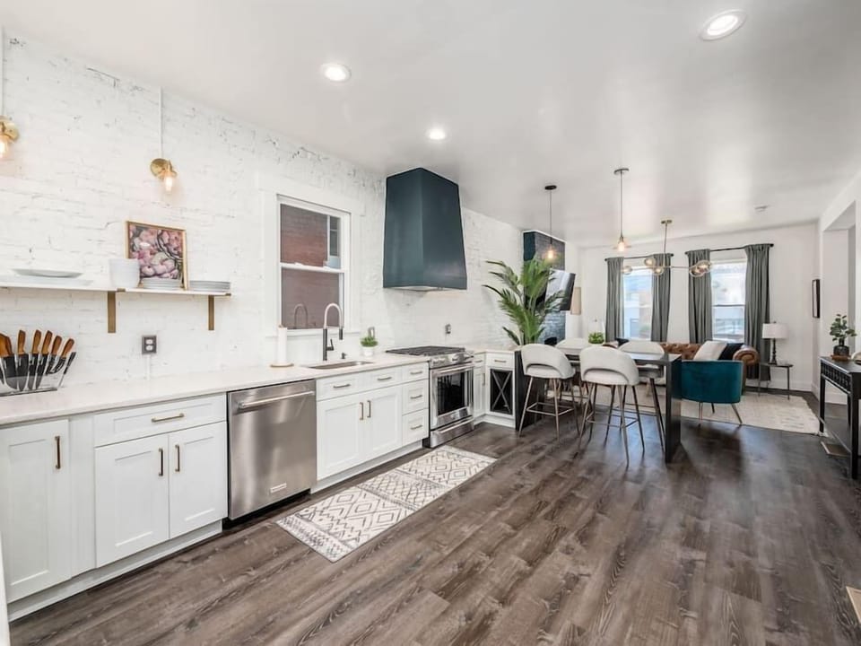 Open concept living! Cook, dine, and relax in this stylish and bright space.