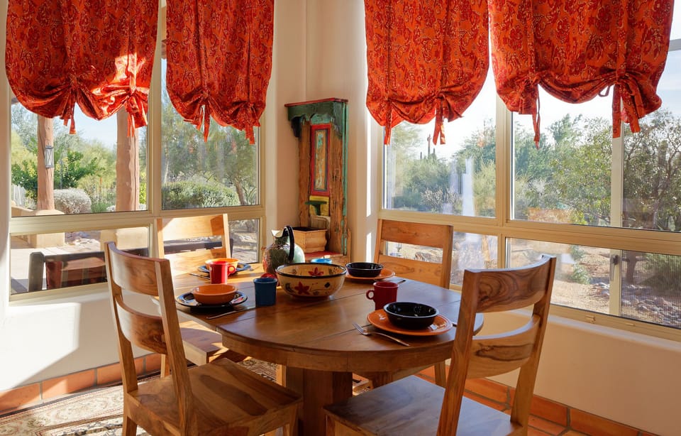 Kitchen nook eating area