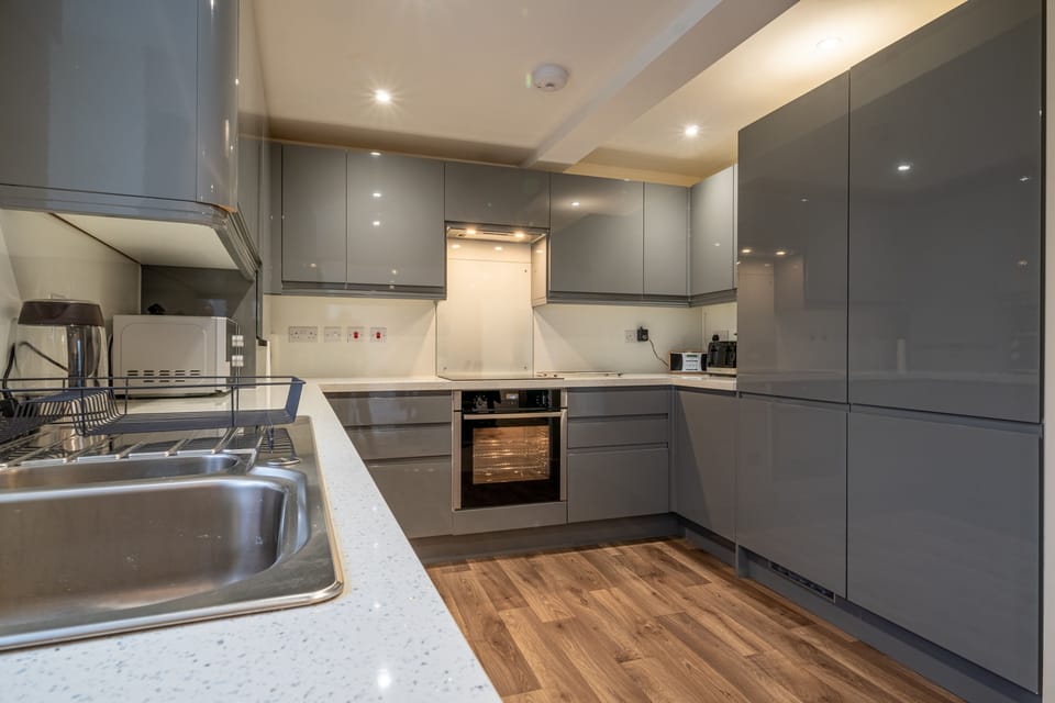 The Warren, Martindales Yard, Kendal - Spacious kitchen | Herdwick Cottages