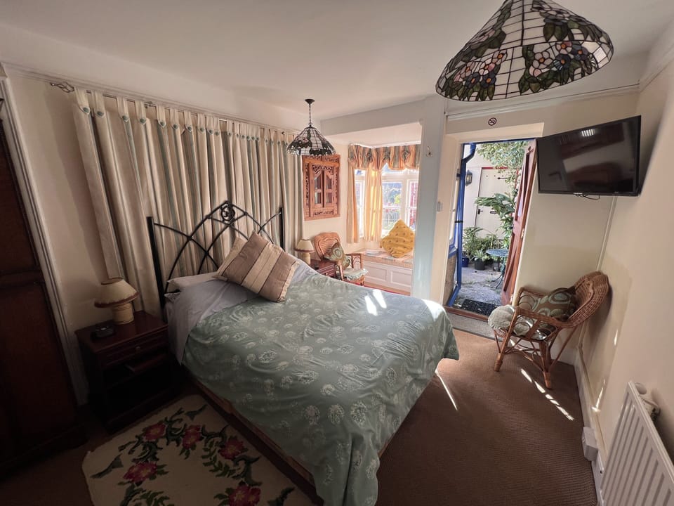 Luxury Double Room, Ensuite (Garden and River View) | 1 bedroom