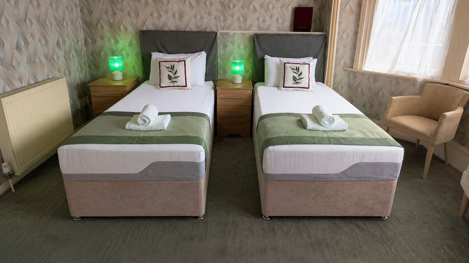 Twin Room, Ensuite (Ground Floor)