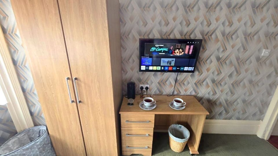 Twin Room, Ensuite (Ground Floor)