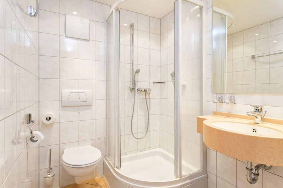 Shower, towels