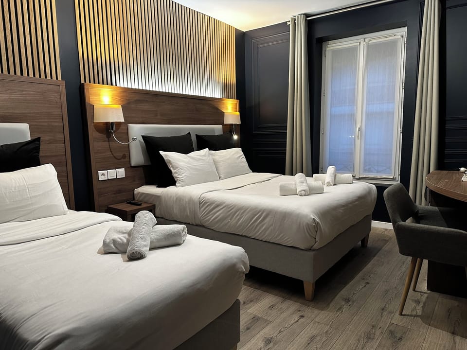 Triple Room | In-room safe, desk, soundproofing, iron/ironing board