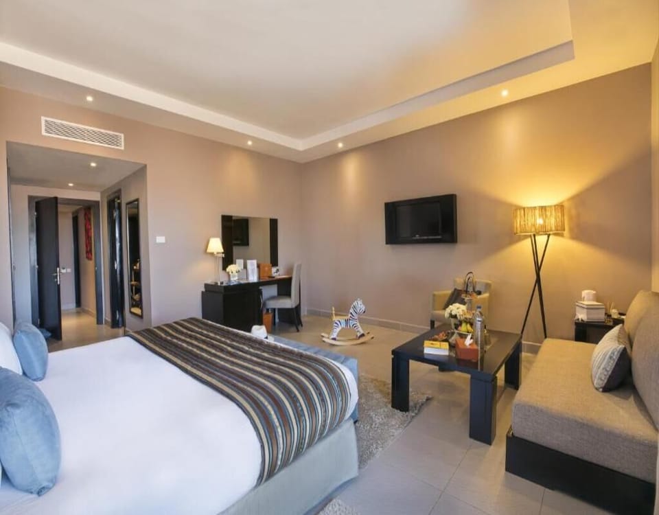 Family Suite | Premium bedding, Select Comfort beds, minibar, in-room safe