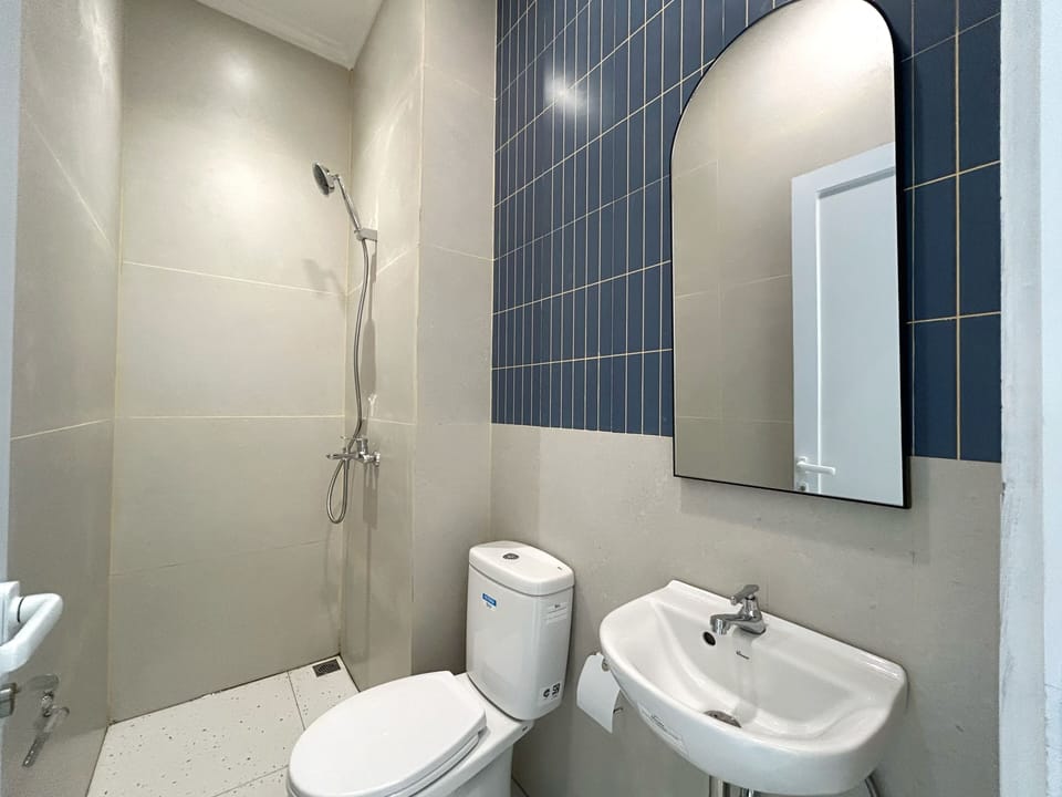 Paviliun Second Floor Beside Main Building | Bathroom