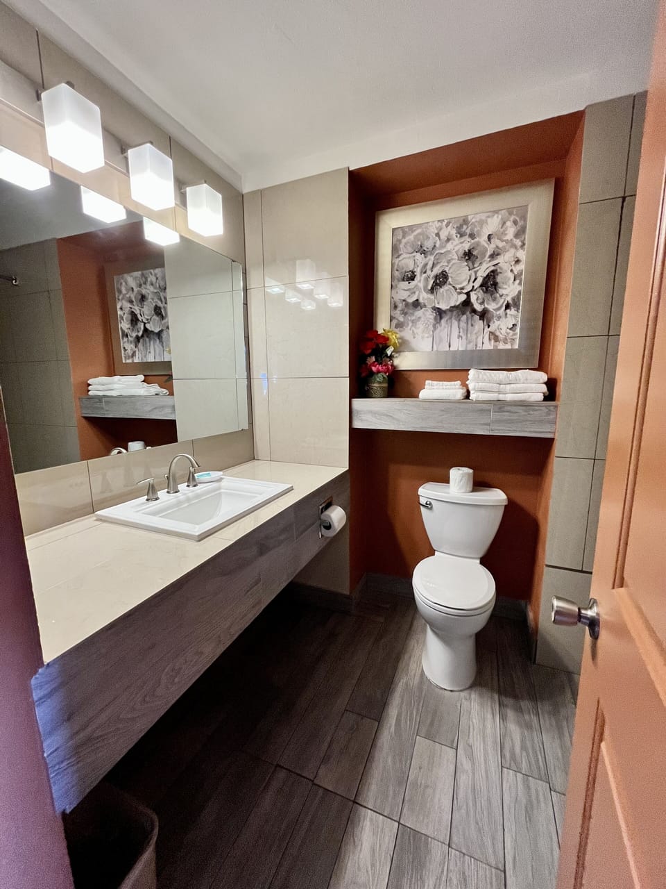 Deluxe Double Room, 2 Queen Beds, Non Smoking | Bathroom | Deep soaking tub, free toiletries, hair dryer, bathrobes