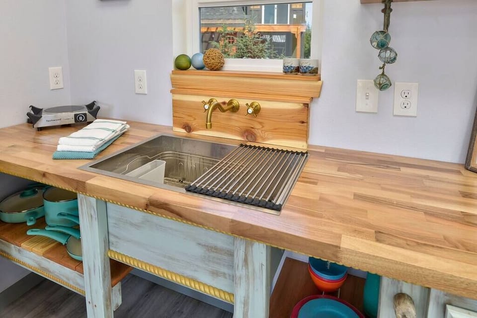 Plenty of space to prepare meals.