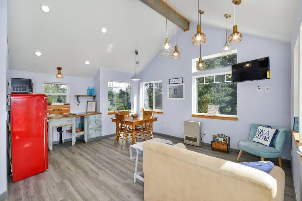 The natural light pours in.