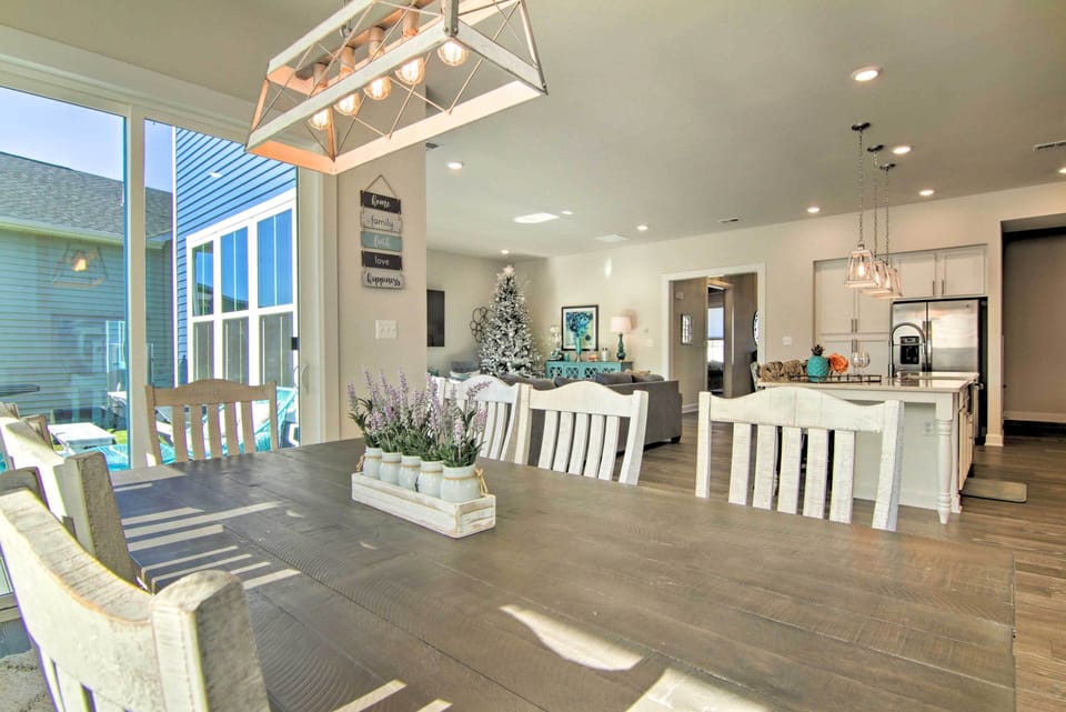 Dining Area | Dishware & Flatware