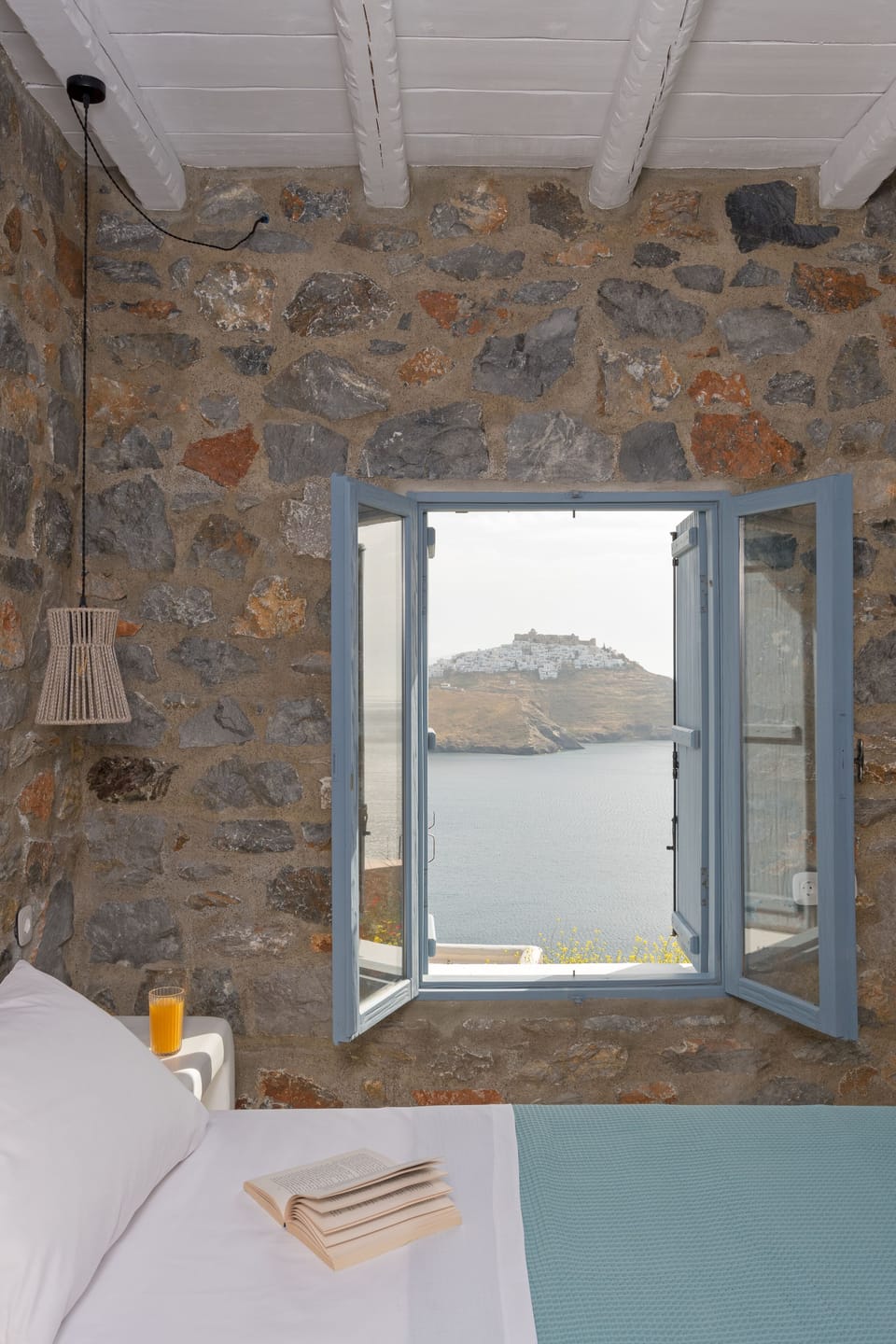 Studio Suite | Premium bedding, in-room safe, iron/ironing board, WiFi (free)