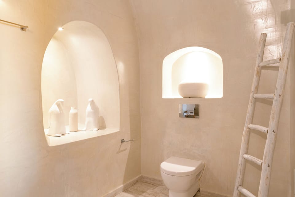 Shower, free toiletries, hair dryer, slippers