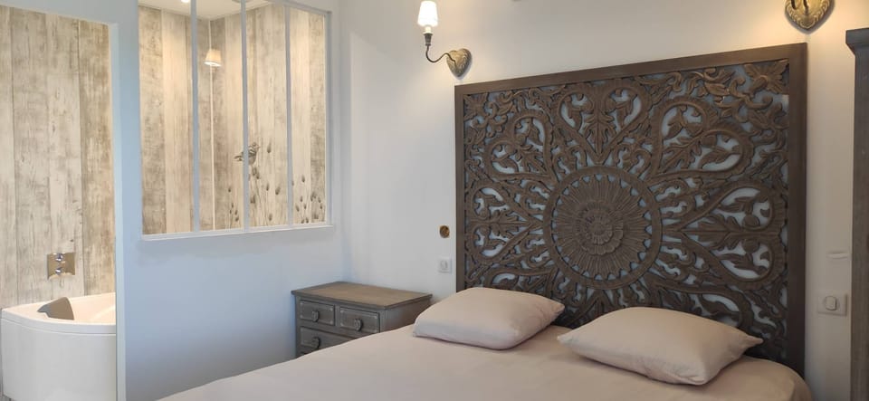 Honeymoon Room | Premium bedding, individually decorated, individually furnished