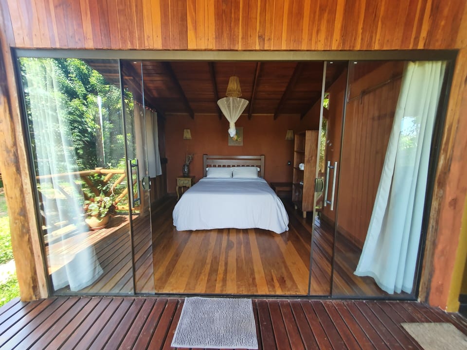 Romantic Chalet | Individually furnished, bed sheets
