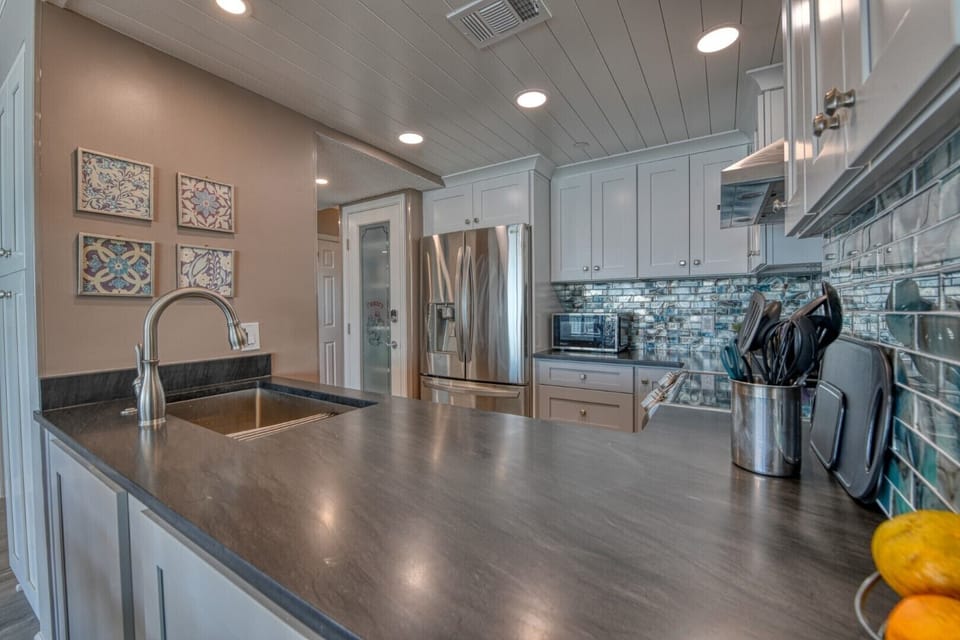 One Ocean Place 403