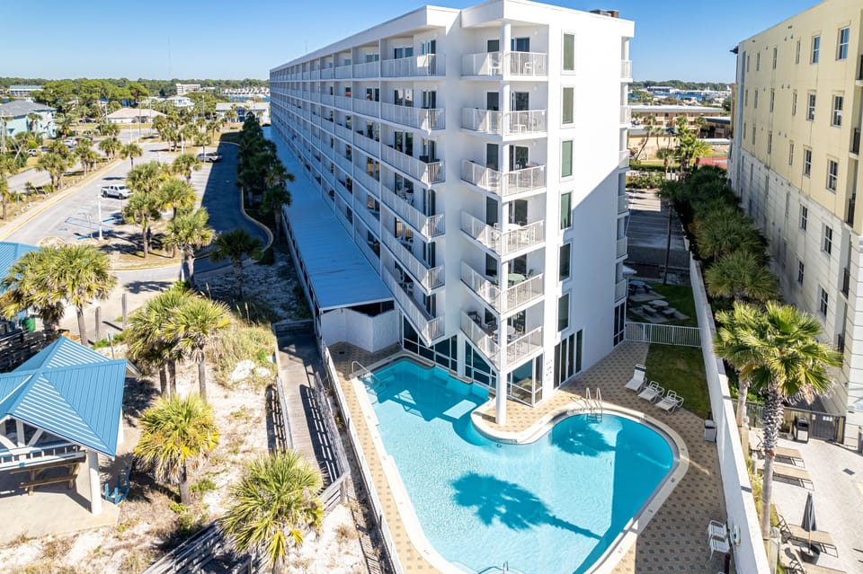 Condo, 2 Bedrooms | Exterior