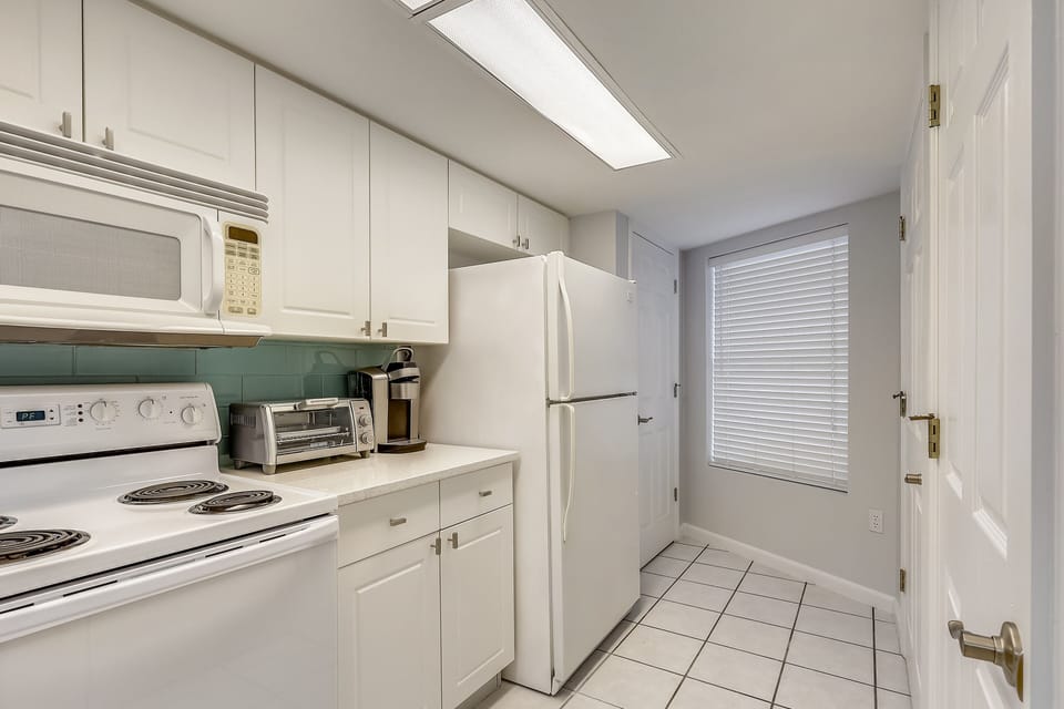 Condo, 2 Bedrooms | Interior