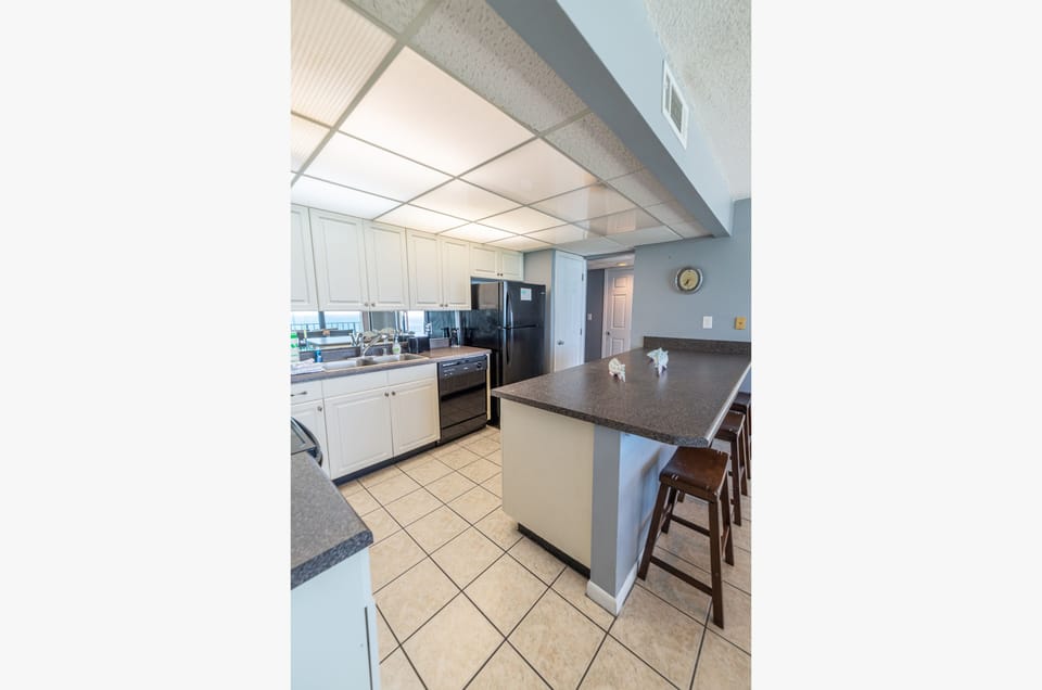 Open floor plan is great for entertaining