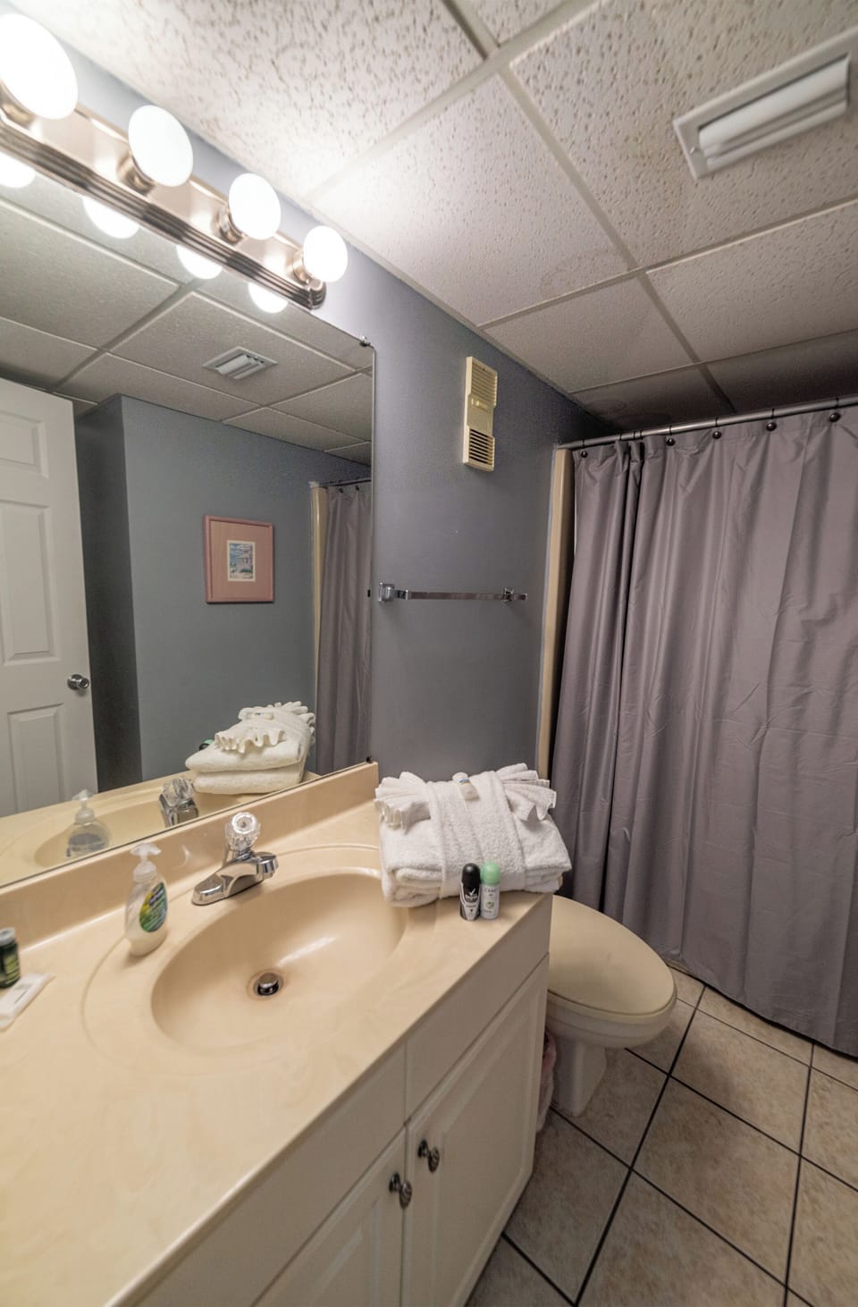 The Coastal Escape bathroom can be accessed from the hallway or guest bedroom.