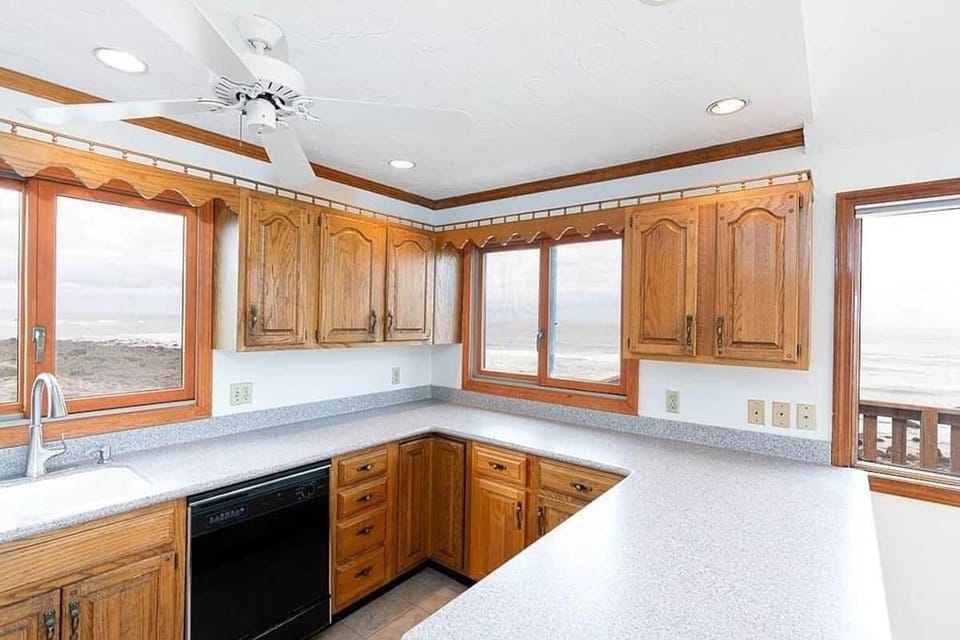 Third Floor Kitchen (2nd Kitchen)