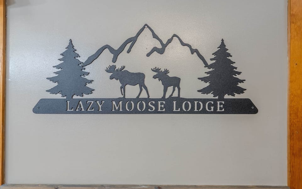 Lazy Moose Lodge-Sign