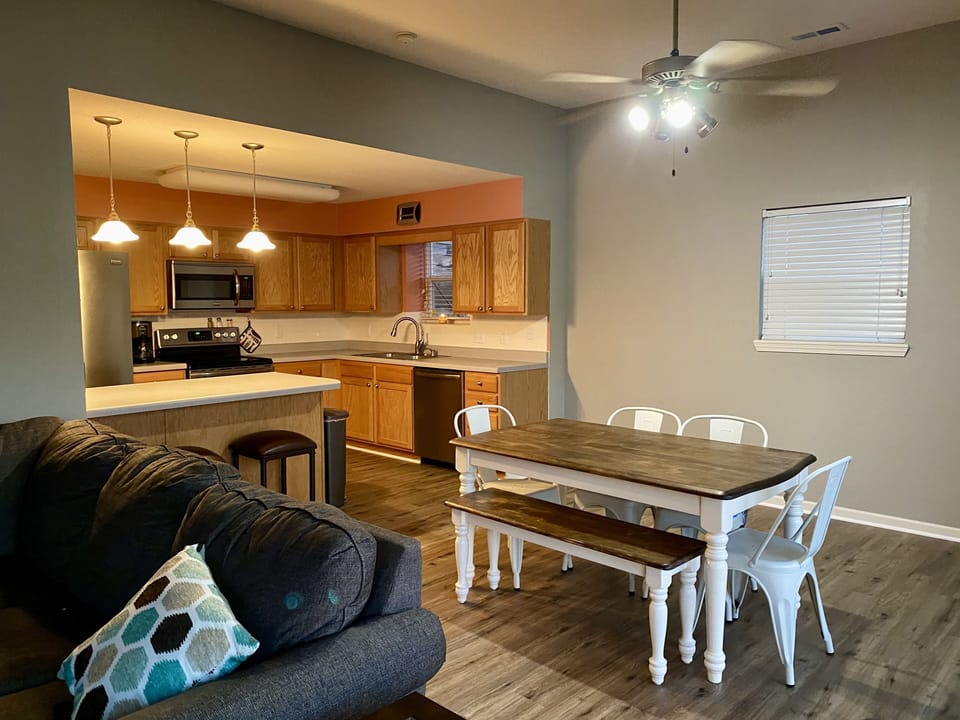 Dining/Kitchen 