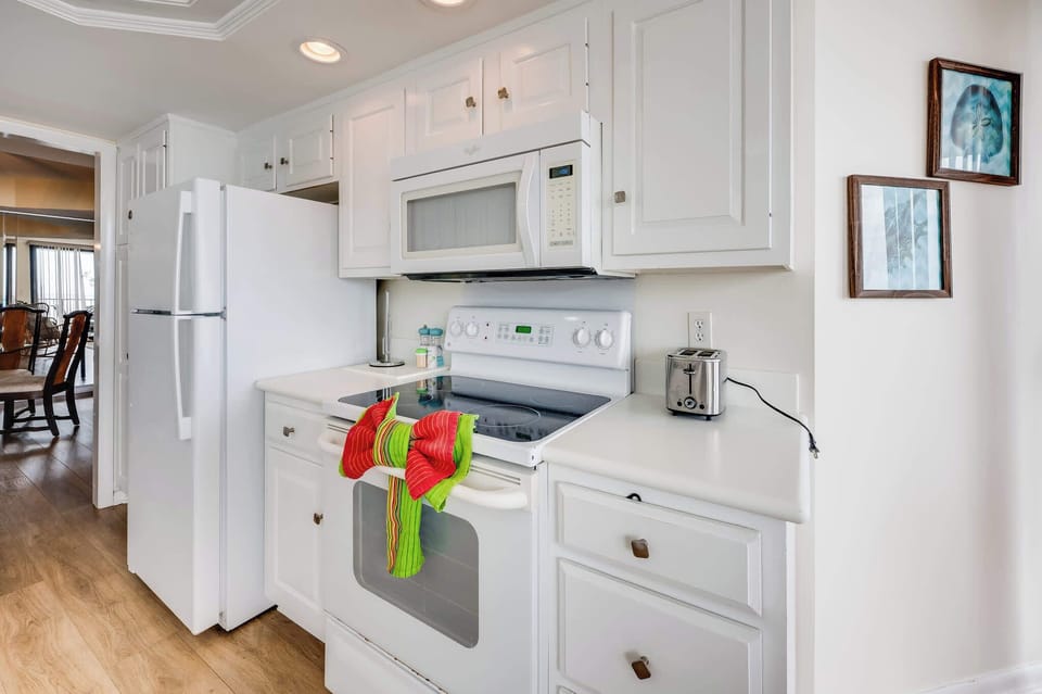 Large Kitchen Area
