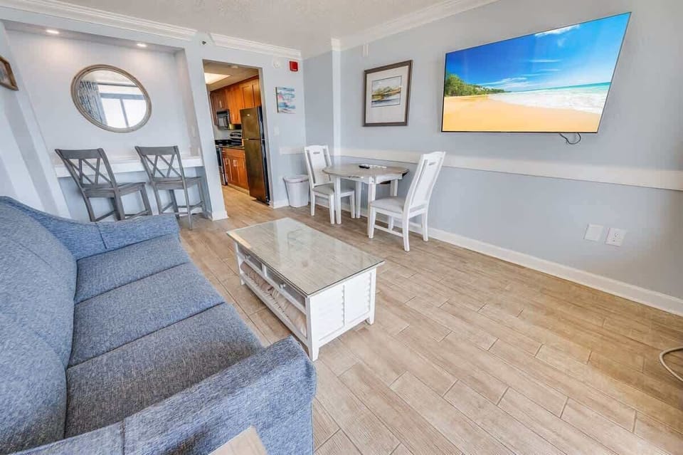 Large Living Area with Views of the Ocean, Beautifully Decorated