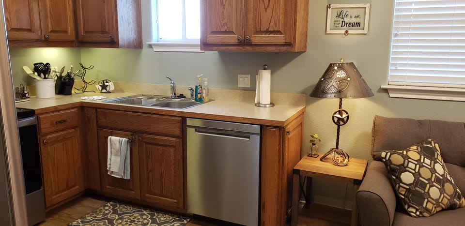 Right kitchen counter.