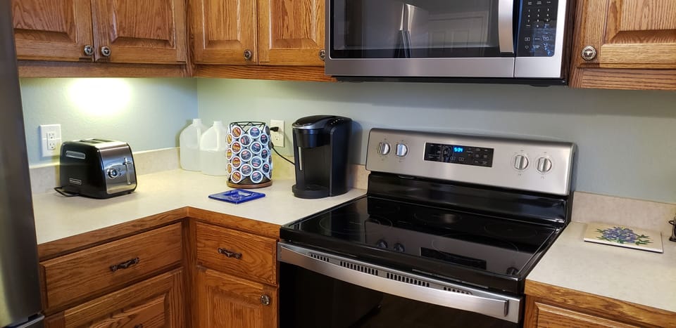 Left kitchen counter.