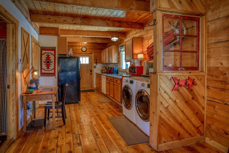 Full Kitchen with Fridge, Stove, Oven, Microwave and more!
