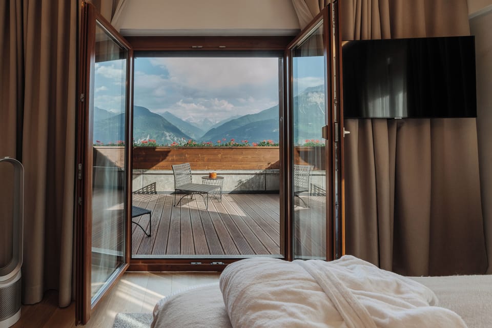 Junior Double or Twin Room, Balcony, Mountain View | Hypo-allergenic bedding, in-room safe, individually decorated