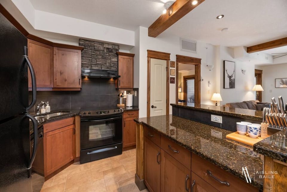 Full kitchen