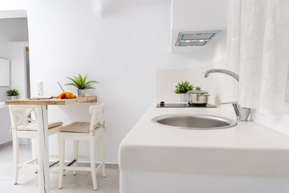 Junior Studio Suite (Ouranos) | Private kitchen