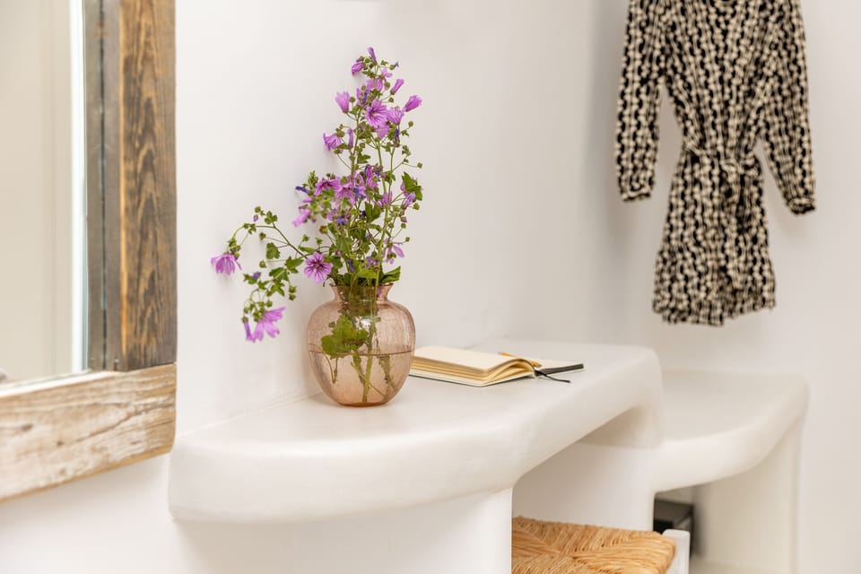 Premium Studio Suite (Armonia) | Egyptian cotton sheets, premium bedding, memory foam beds, in-room safe