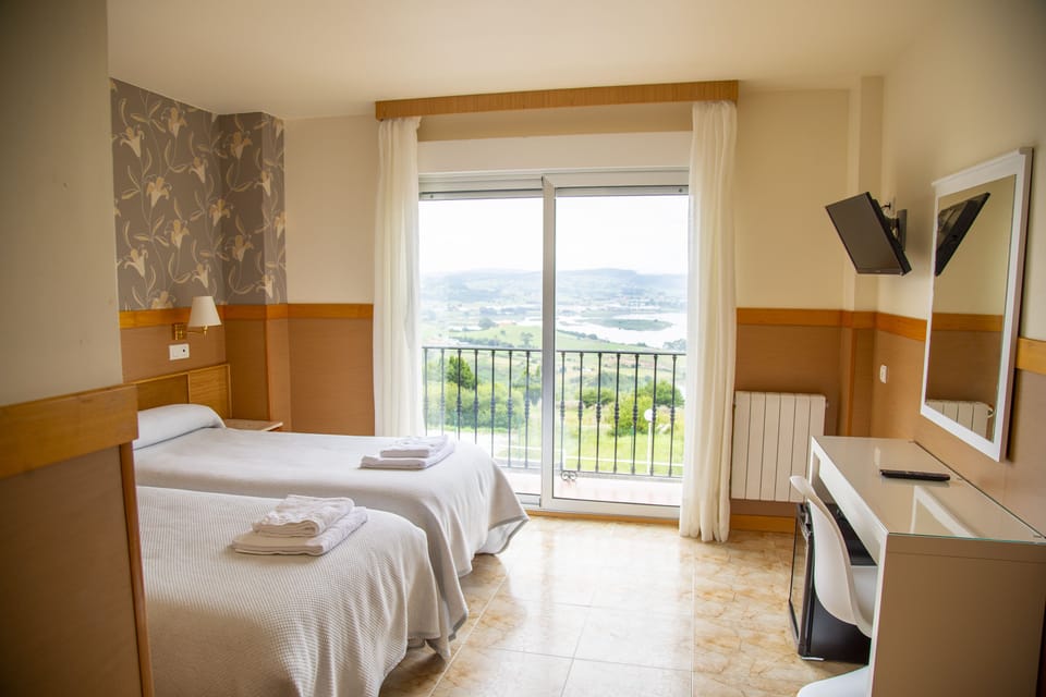 Superior Double or Twin Room | Individually furnished, desk, laptop workspace, blackout drapes