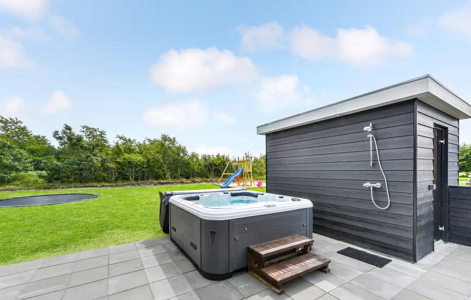 hot-tub