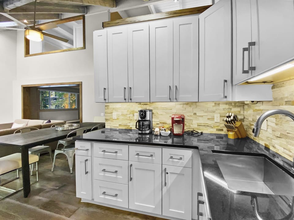 Townhome, 3 Bedrooms | Private kitchen | Fridge, oven, stovetop, coffee/tea maker