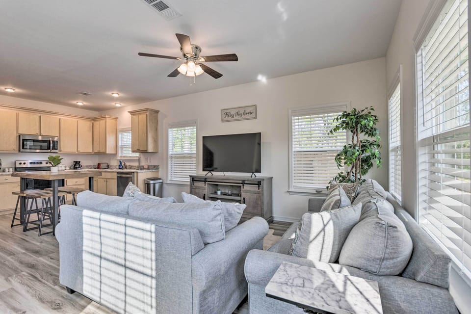 Living Room | Smart TV