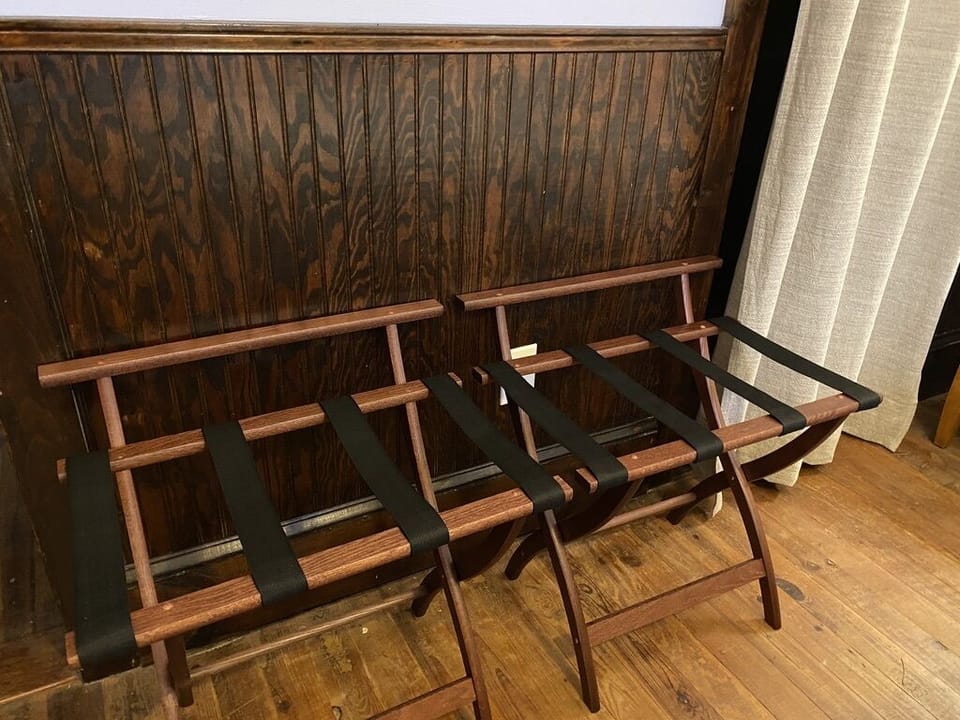 HOTEL QUALITY LUGGAGE RACKS