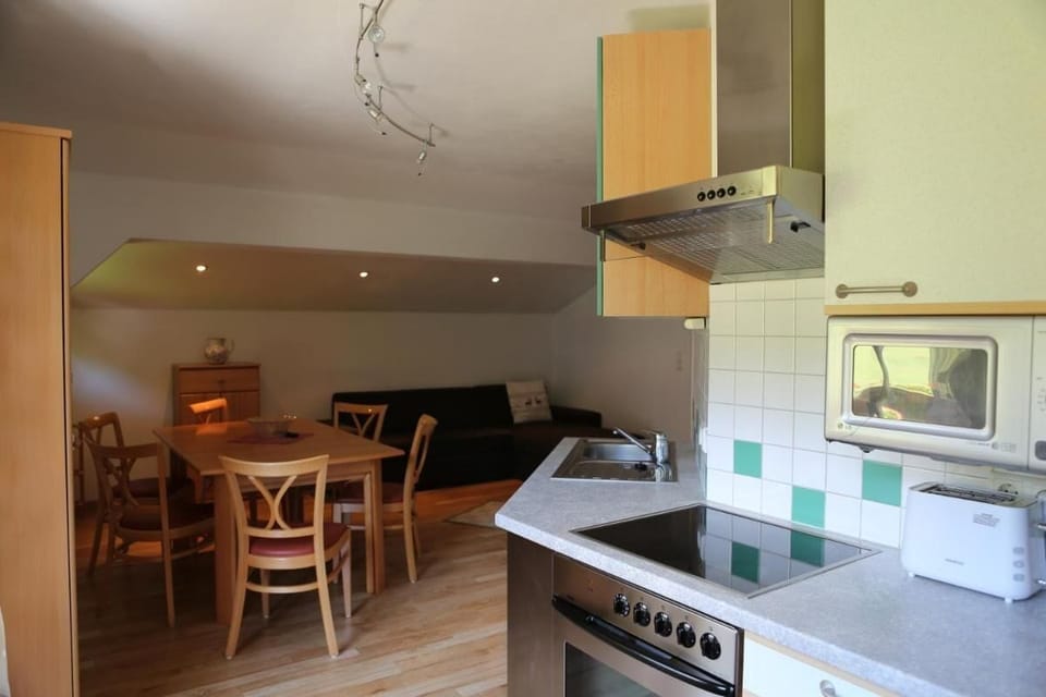 Room, 2 Bedrooms, Smoking, Balcony | Interior