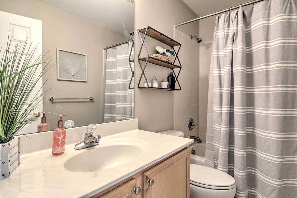 Full Bathroom