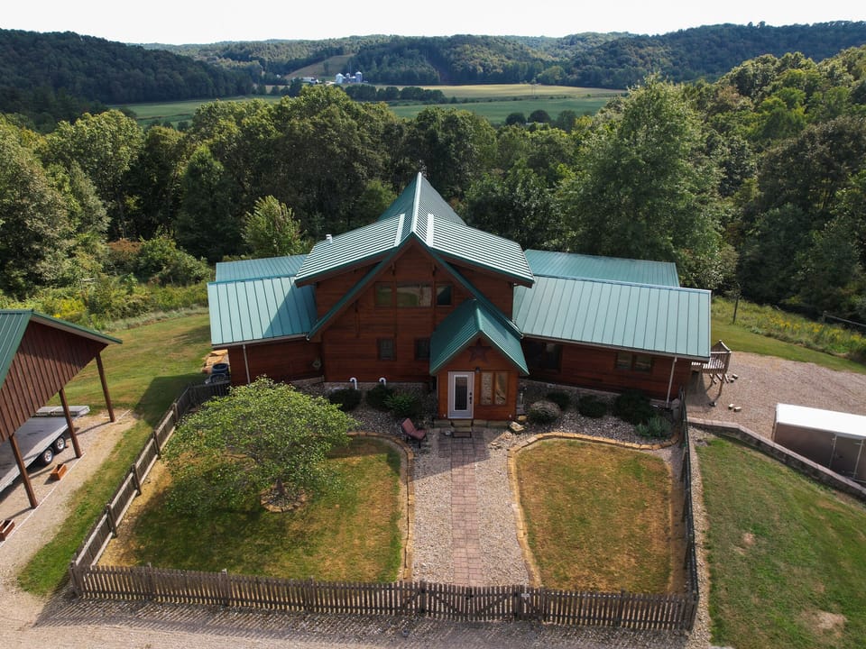 Grand Slam - 1st Choice Lodging