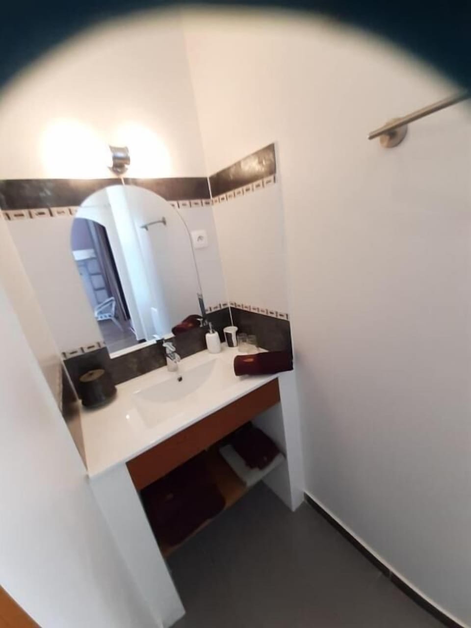 Basic Room, 1 Queen Bed, Private Bathroom | Bathroom | Shower, hair dryer, towels