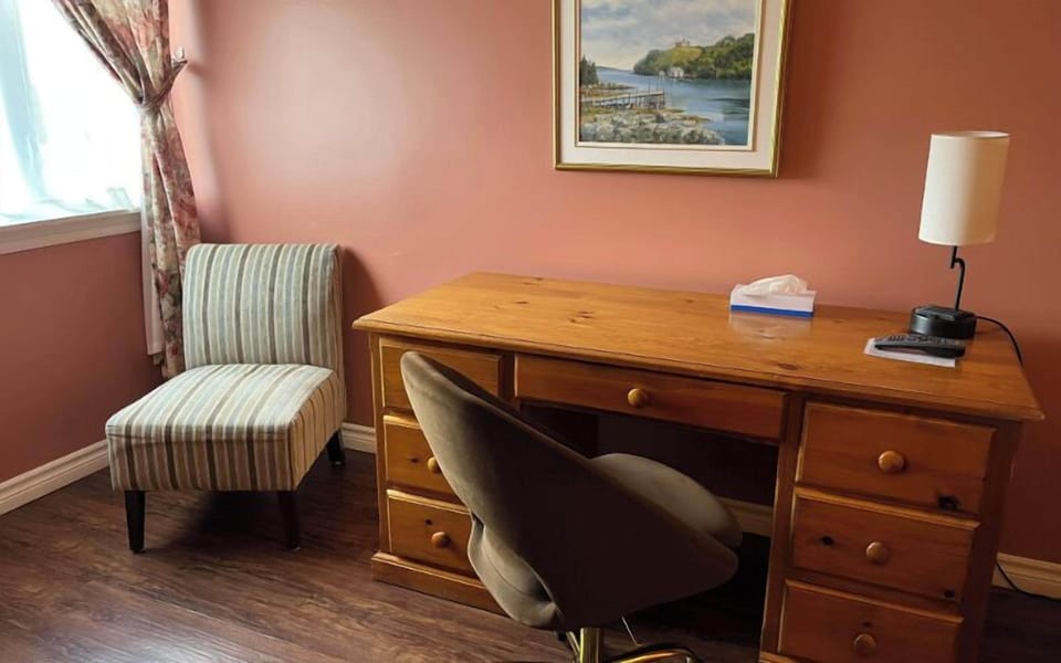 Room, 1 Queen Bed | Premium bedding, desk, iron/ironing board, free WiFi