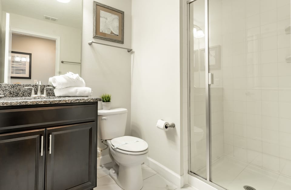 Private bathroom - Towels provided.