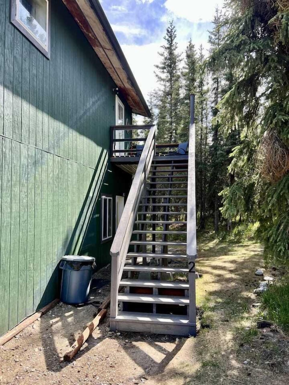 (4) private upstairs unit